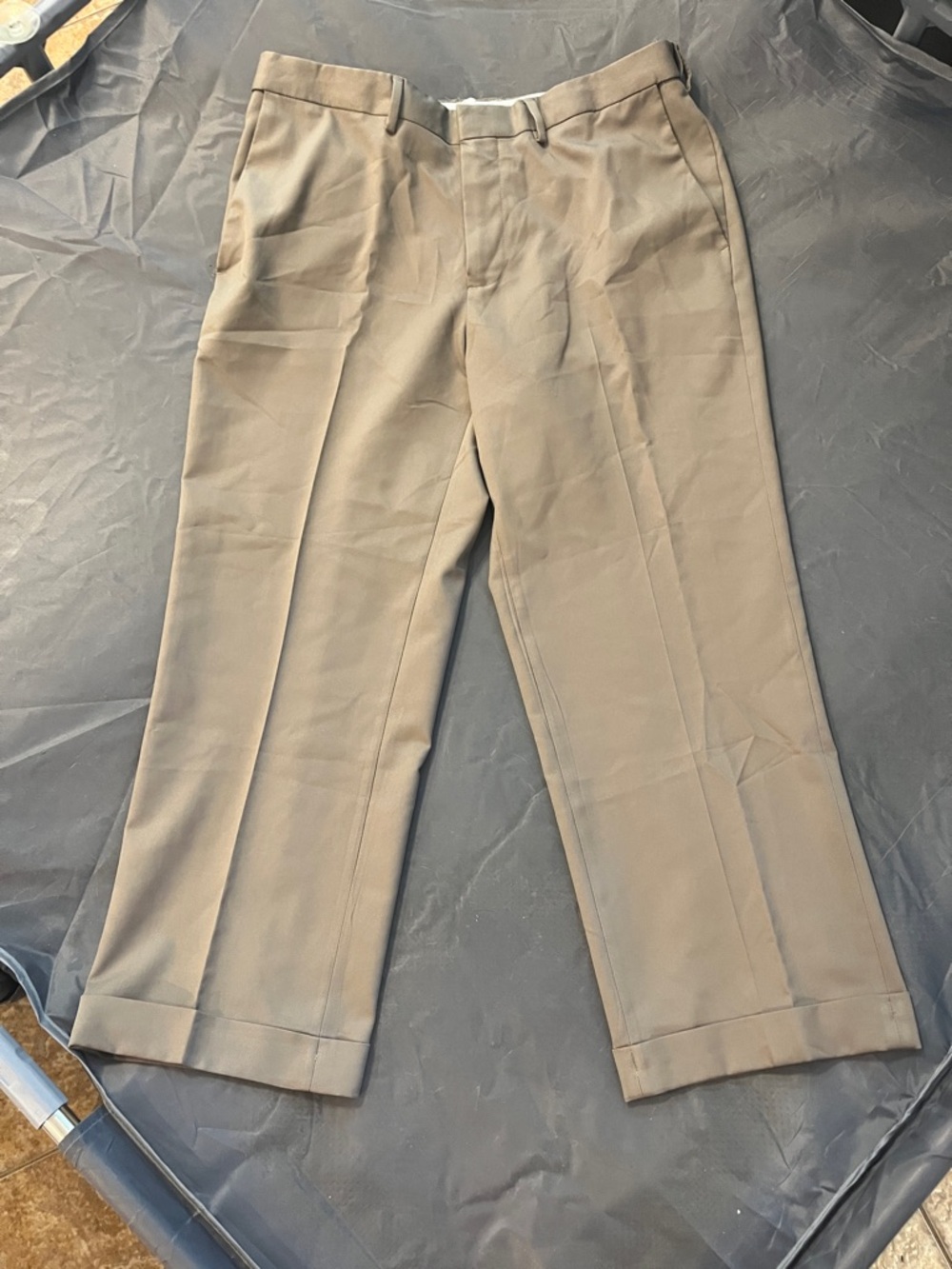 Haggar Men's Khaki Straight-Leg Chinos